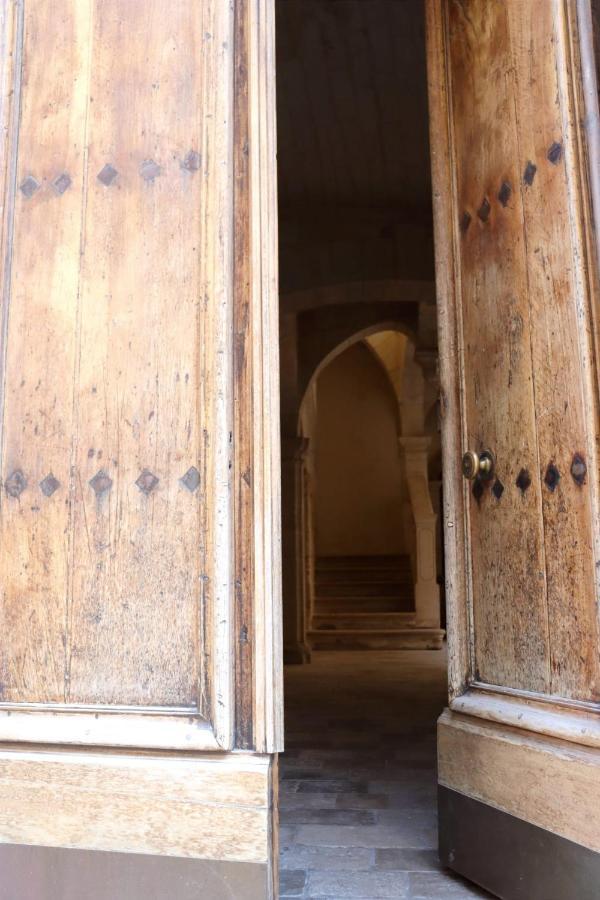 Uzes, Au Coeur Du Centre Medieval La Boussole D'Uzes, Appartement De Caractere Du XVII -Eme Siecle Екстер'єр фото